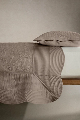 Стеганое одеяло с объемным узором- Заказать в России