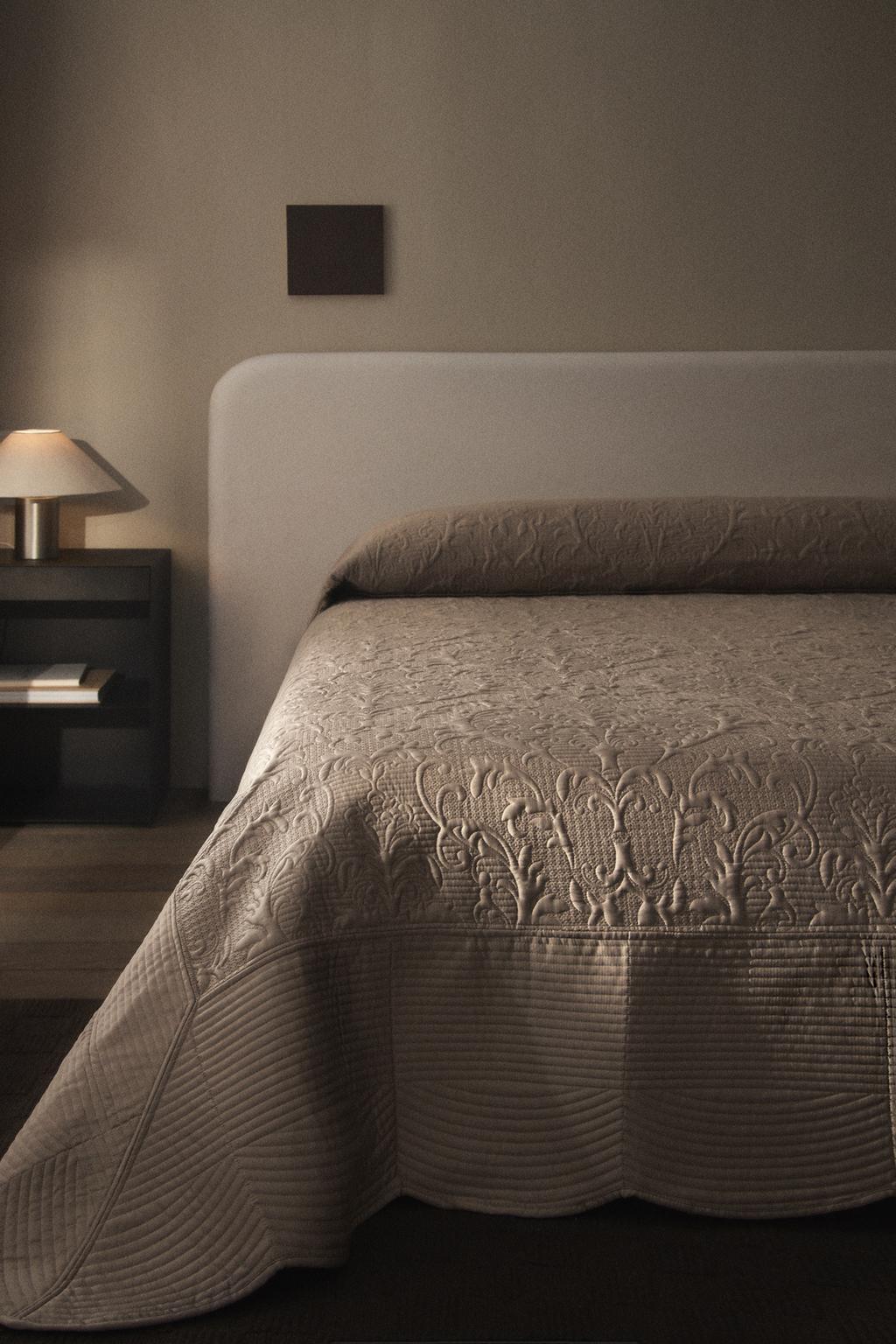 Стеганое одеяло с объемным узором