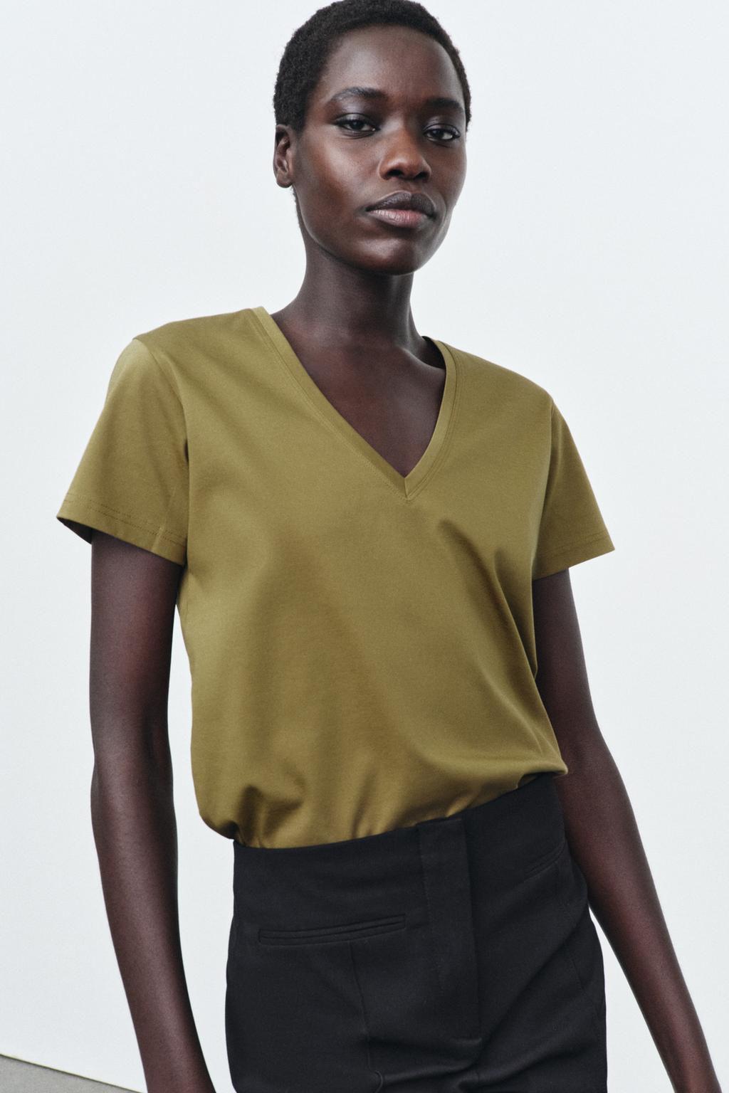 ФУТБОЛКА ИЗ ТРИКОТАЖА INTERLOCK С V-ОБРАЗНЫМ ВЫРЕЗОМ