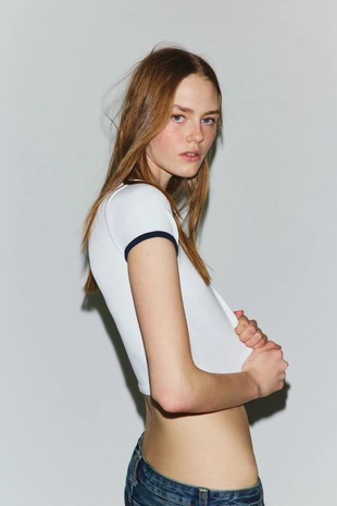 Футболка с контрастными кромками- Заказать в России