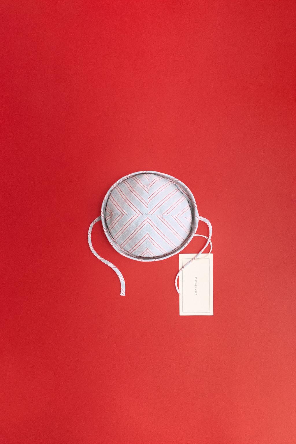 Зара таймлес - полосатая шапка