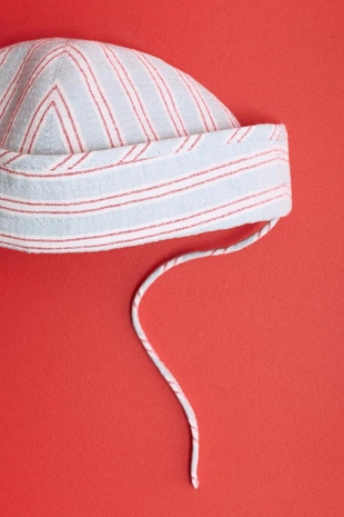 Зара таймлес - полосатая шапка- Заказать в России