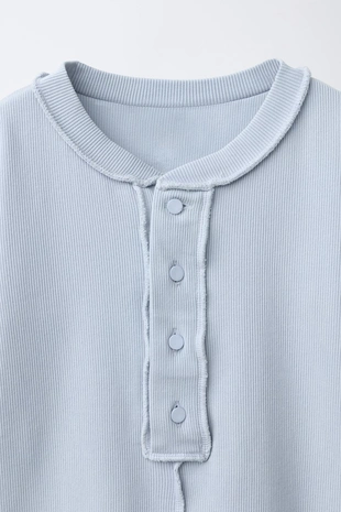 Футболка оверлок с пуговицами- Заказать в России