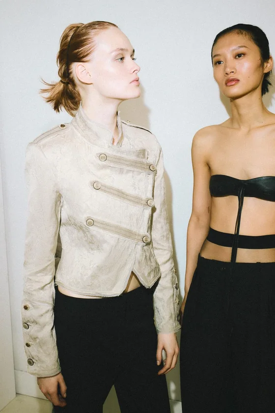 БРЮКИ  С ЗАЩИПАМИ — коллекция Zara «ZW»
