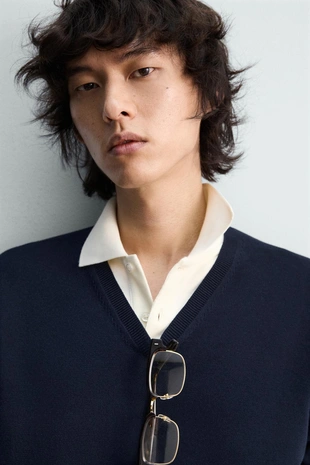 Свитер свободного кроя с V-образным вырезом- Заказать в России