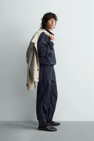 Легкая куртка из высокотехнологичной ткани LIMITED EDITION- Заказать в России