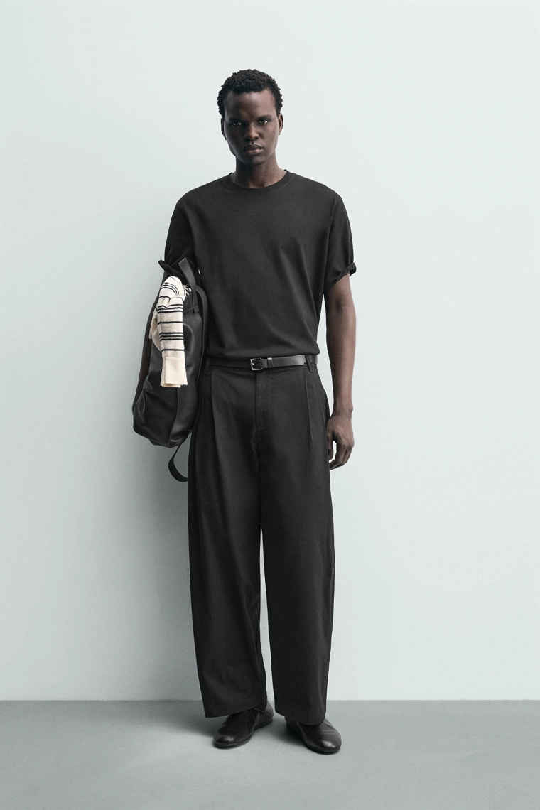 Широкие брюки с защипами