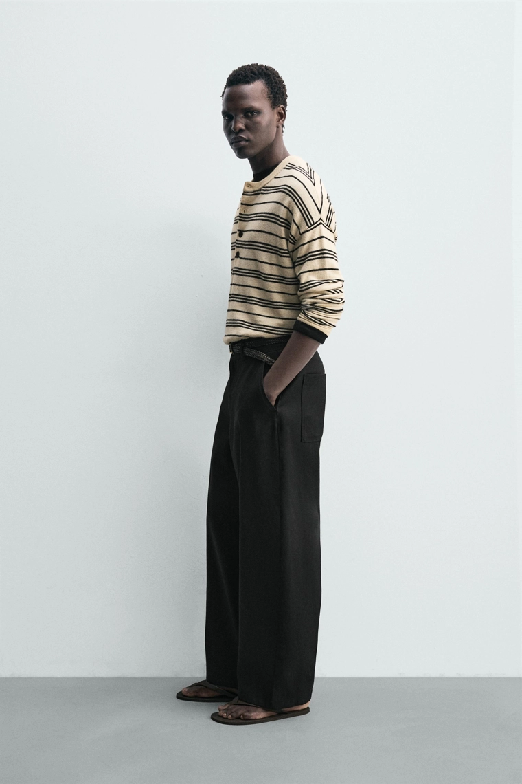 Пуловер с полосками и горловиной henley