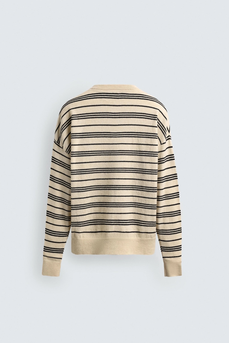 Пуловер с полосками и горловиной henley