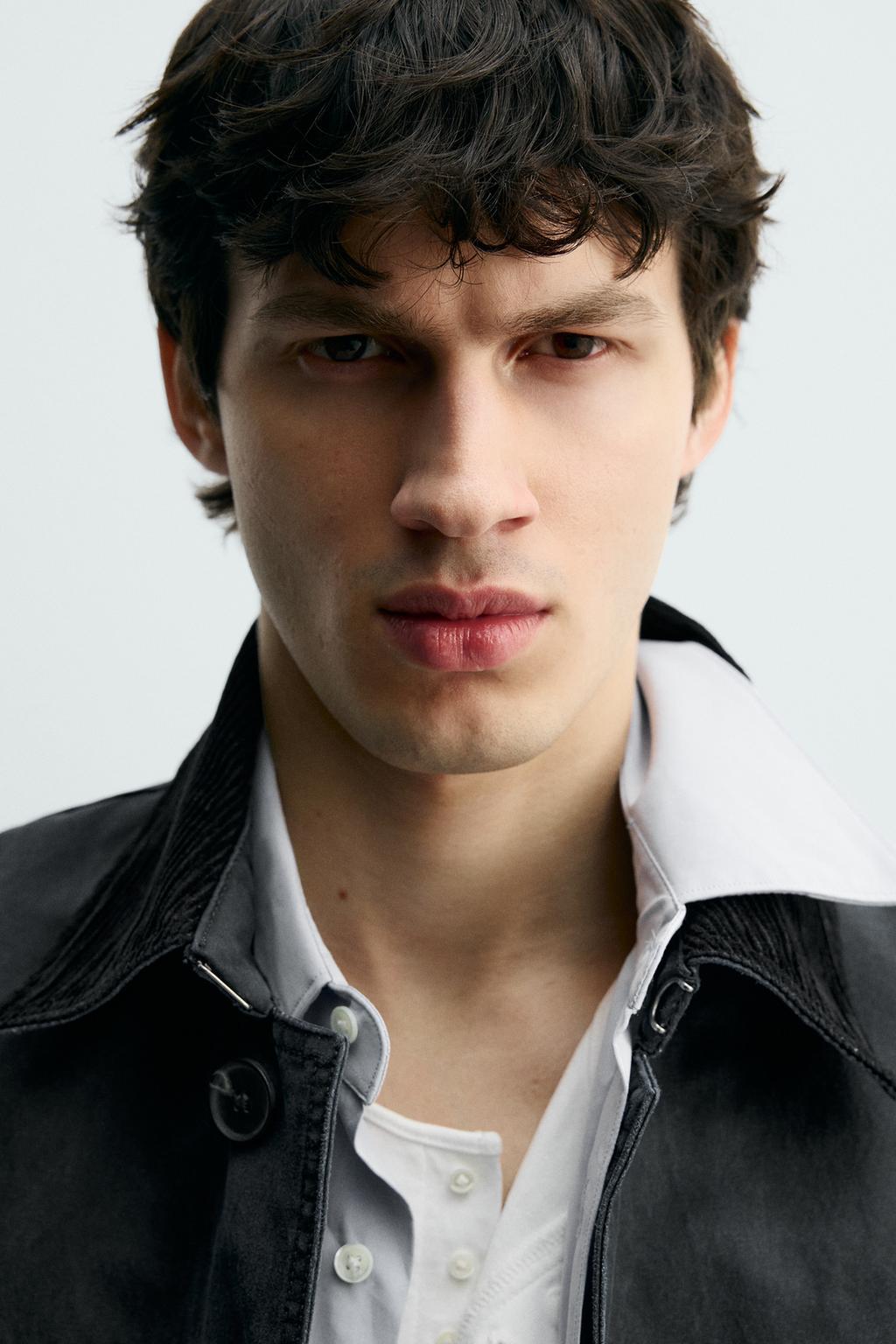 ТРЕНЧ С ВОЩЕНЫМ ПОКРЫТИЕМ