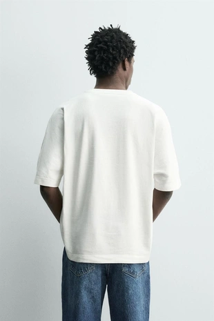 Футболка классического кроя с эффектом потертости- Заказать в России