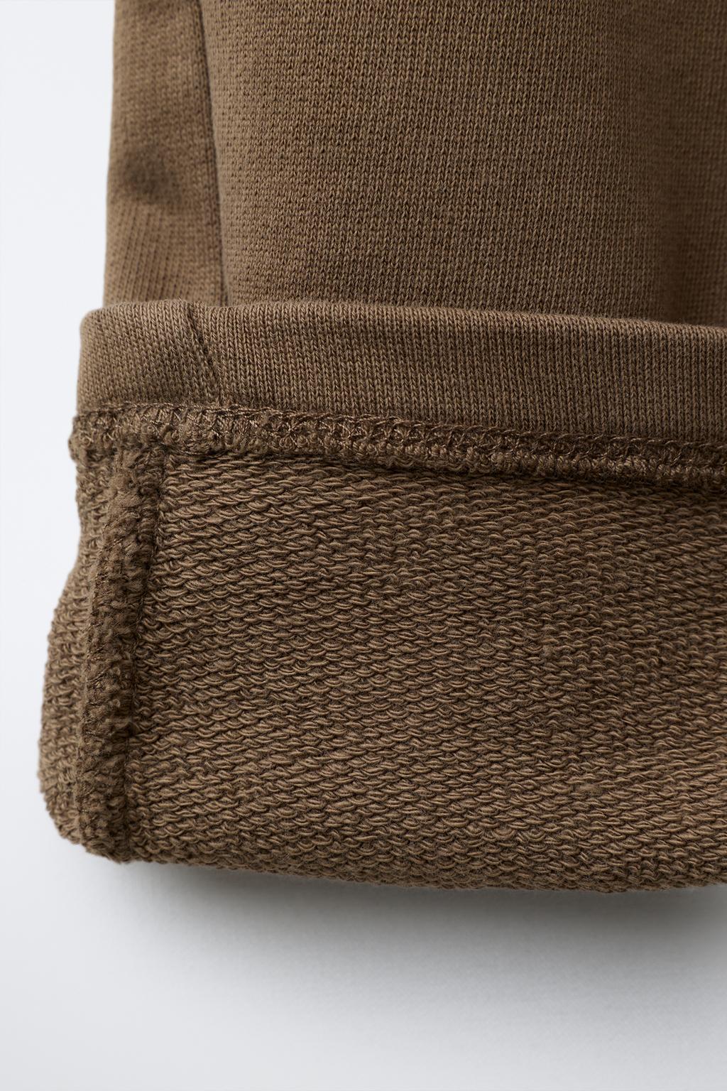 КОМПЛЕКТ ИЗ ТОЛСТОВКИ И БРЮК WIDE LEG С НАШИВКОЙ