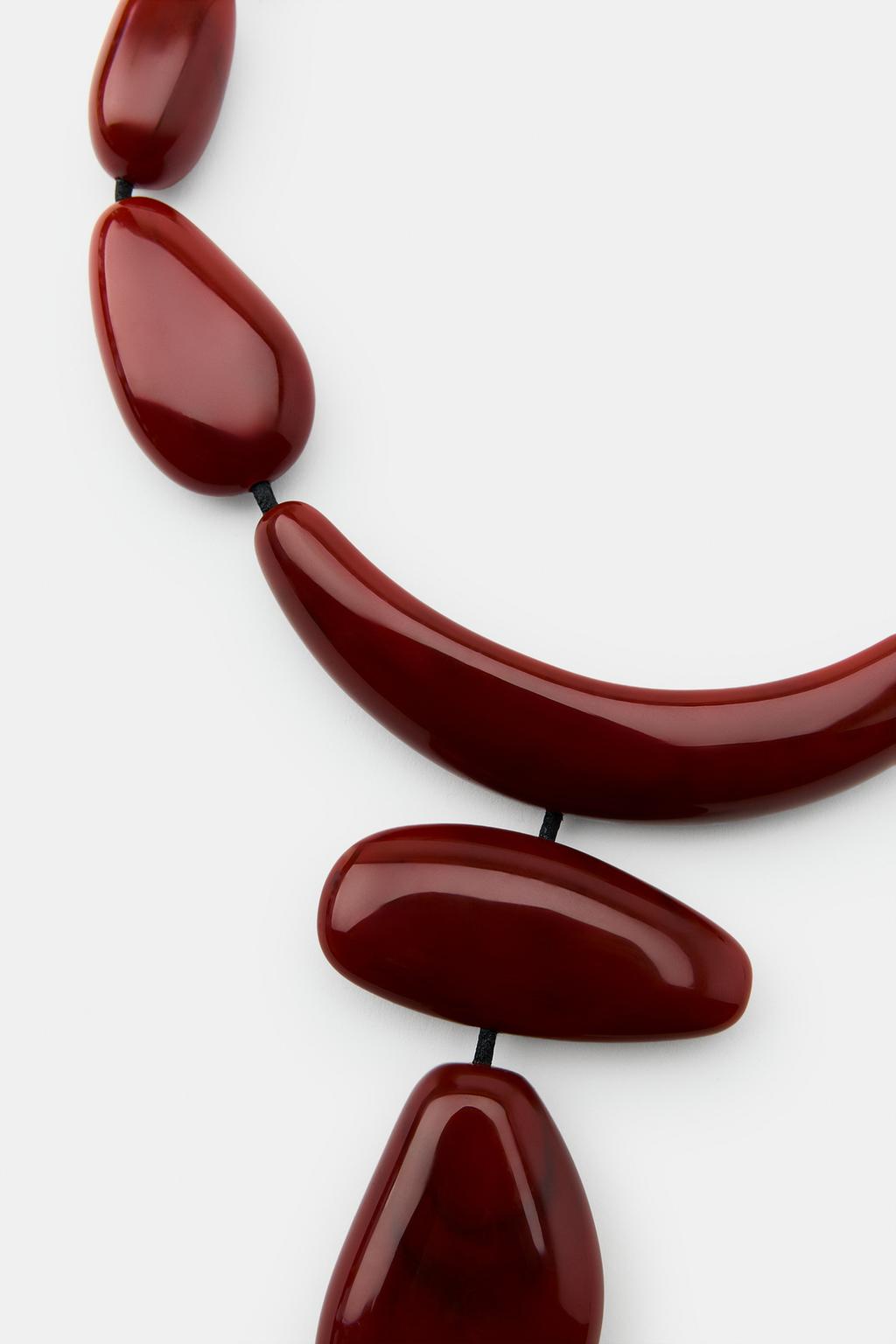 ОЖЕРЕЛЬЕ ИЗ БУСИН И СМОЛЫ