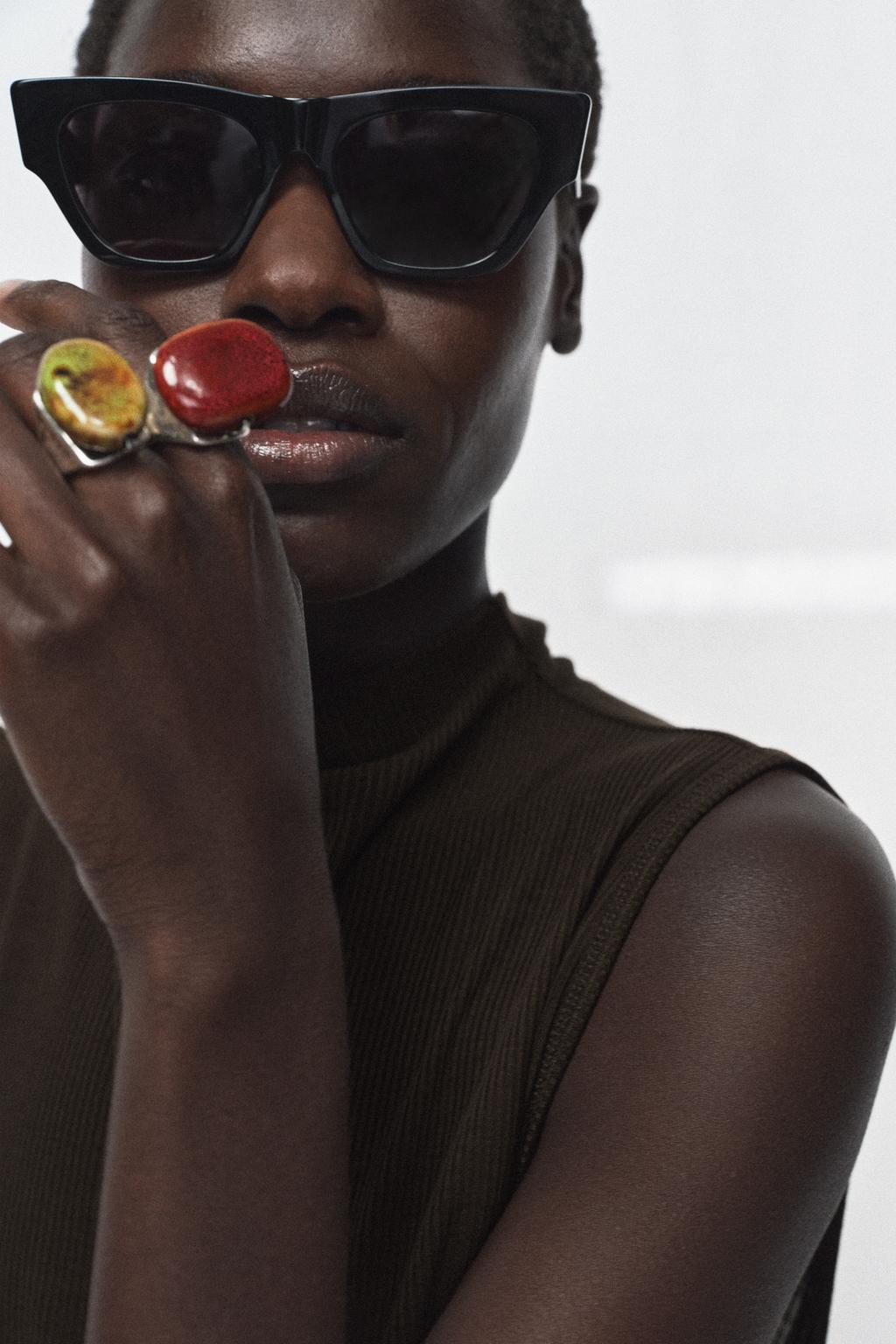 НАБОР ИЗ 2 КРУПНЫХ КОЛЕЦ С КАМНЯМИ