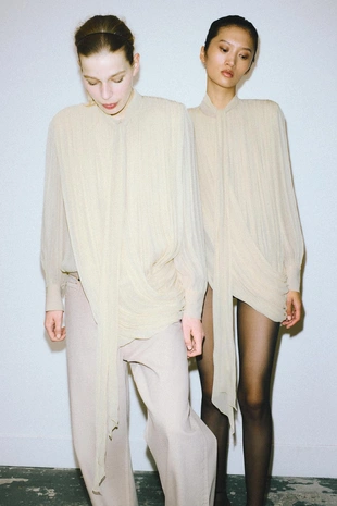 Блуза со сборками и подплечниками — ZW COLLECTION LIMITED EDITION- Заказать в России