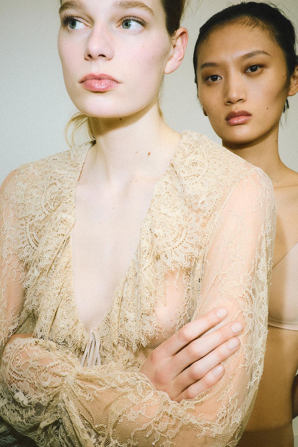 РУБАШКА ИЗ КРУЖЕВА С ВОЛАНАМИ — ZW COLLECTION LIMITED EDITION