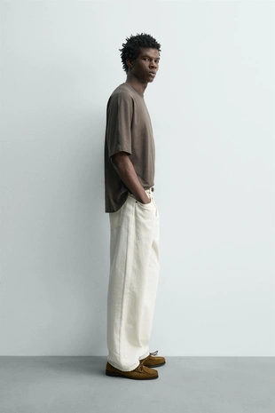 Футболка классического кроя с эффектом потертости