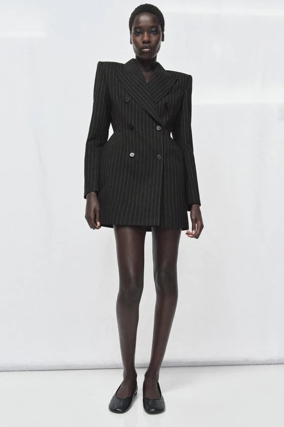 ПЛАТЬЕ-БЛЕЙЗЕР В ТОНКУЮ ПОЛОСКУ — коллекция Zara «ZW»