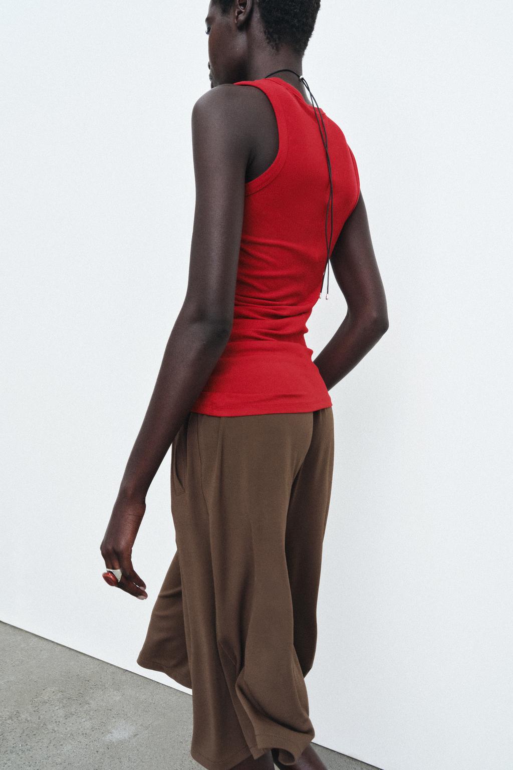 ДРАПИРОВАННЫЙ ТОП БЕЗ РУКАВОВ