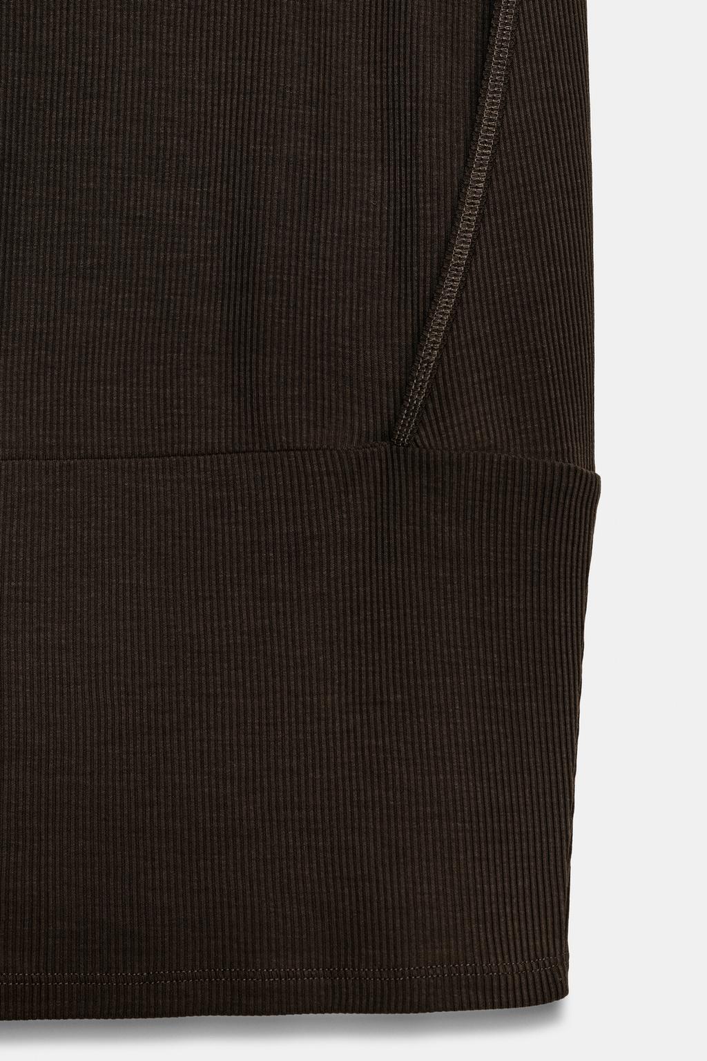 СВОБОДНЫЙ ТОП С ВОРОТНИКОМ-СТОЙКОЙ