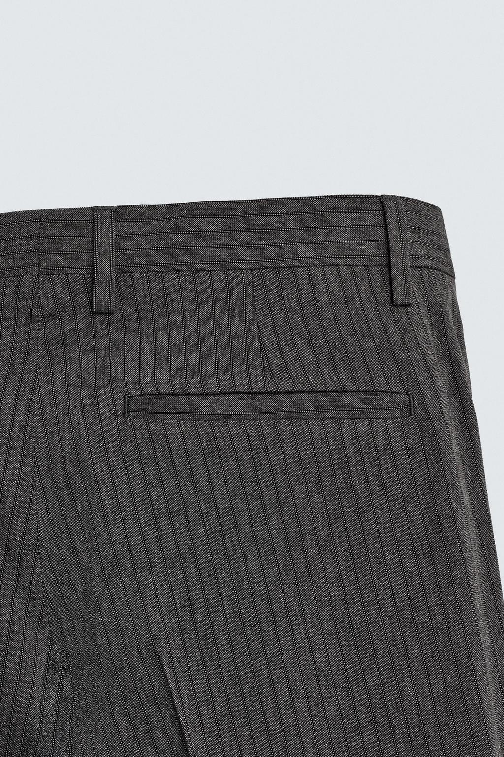 КОСТЮМНЫЕ БРЮКИ В ТОНКУЮ ПОЛОСКУ ИЗ РЕЛЬЕФНОЙ ТКАНИ