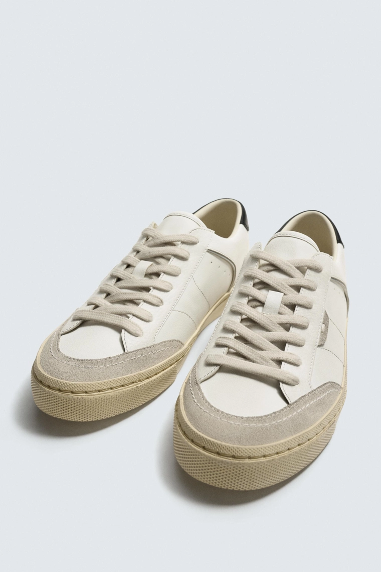 Кроссовки с контрастной подошвой