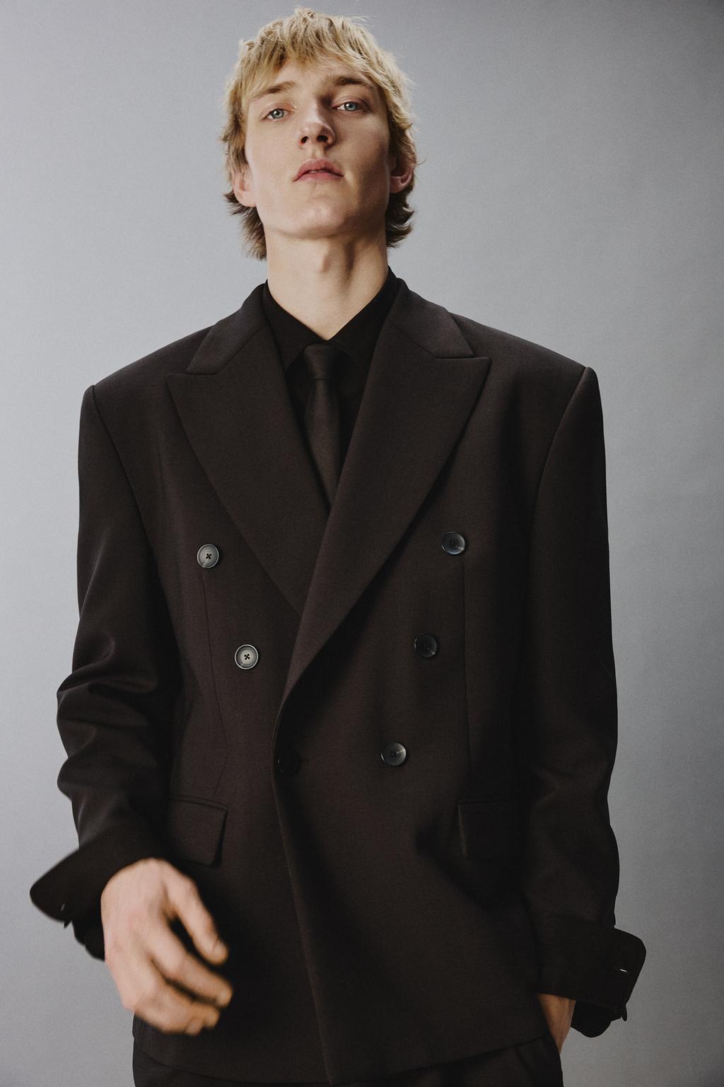 ДВУБОРТНЫЙ КОСТЮМНЫЙ БЛЕЙЗЕР ИЗ 100% ЛЬНА