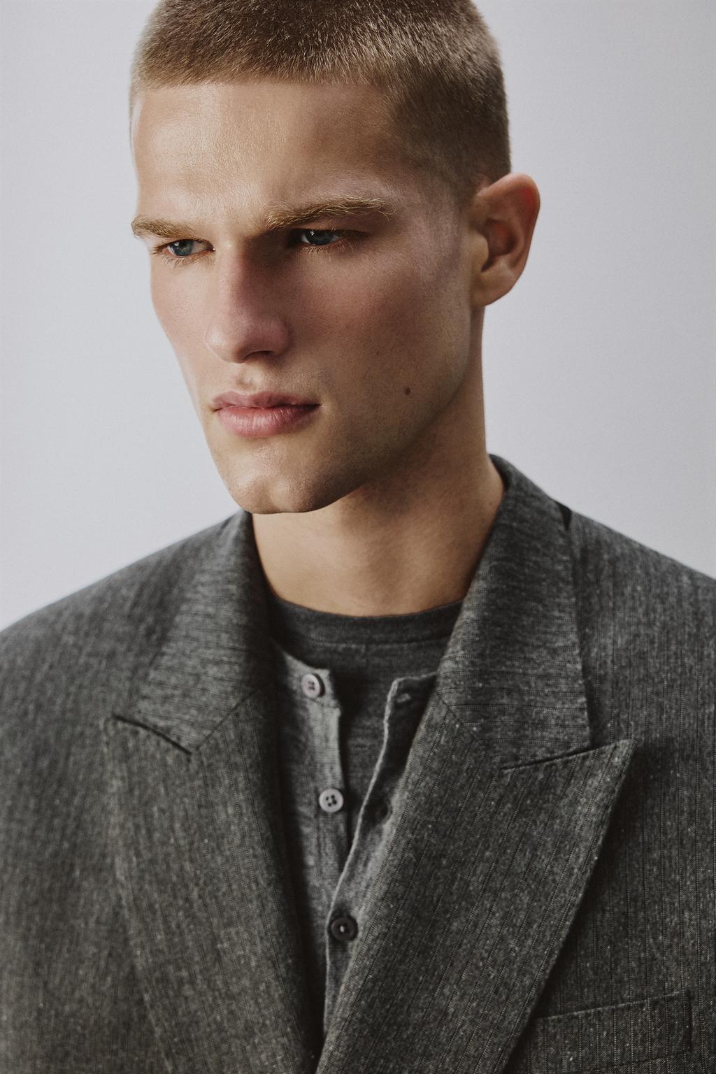 ДВУБОРТНЫЙ КОСТЮМНЫЙ БЛЕЙЗЕР В ПОЛОСКУ ИЗ РЕЛЬЕФНОЙ ТКАНИ