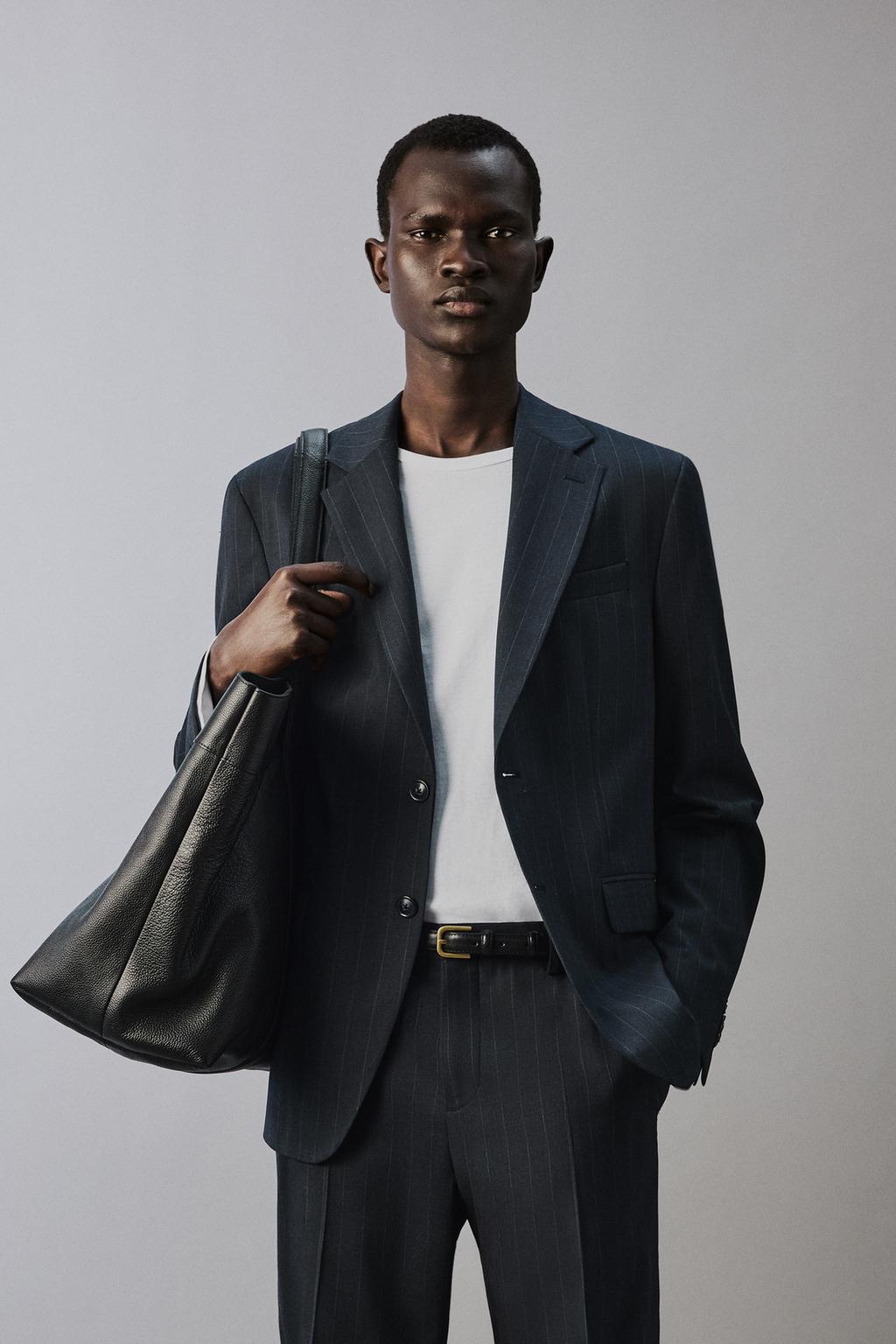 КОСТЮМНЫЙ БЛЕЙЗЕР В ТОНКУЮ ПОЛОСКУ