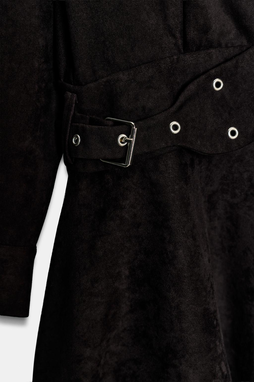 МИНИ-ПЛАТЬЕ ИЗ ИСКУССТВЕННОЙ ЗАМШИ С РЕМНЕМ