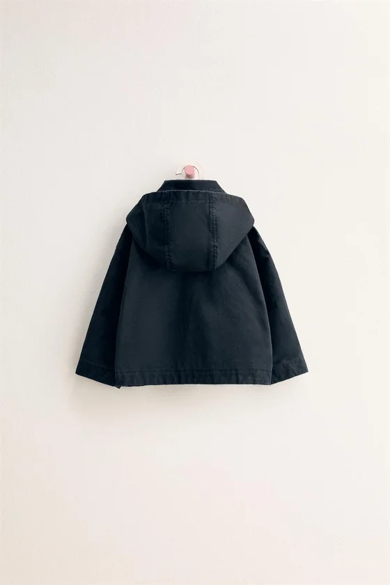 Zara «Timeless» — КУРТКА С ВОЩЕНЫМ ПОКРЫТИЕМ И СЪЕМНЫМ КАПЮШОНОМ