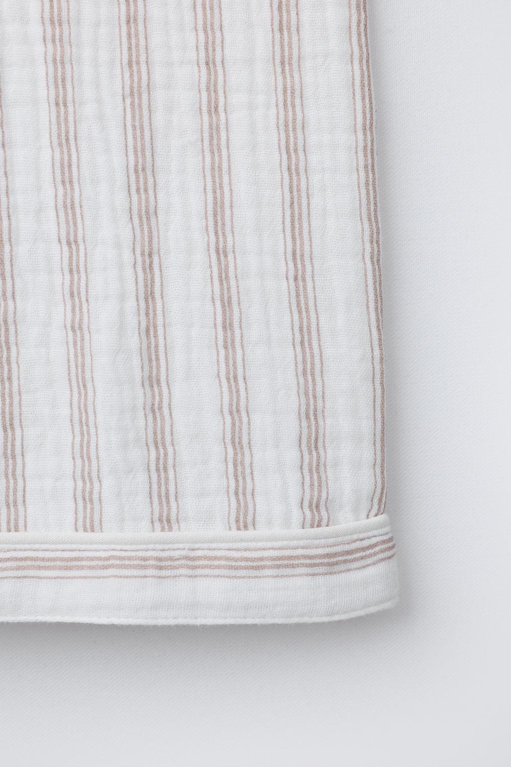 2-6 ЛЕТ/ ПИЖАМА В ПОЛОСКУ С ТЕКСТУРОЙ