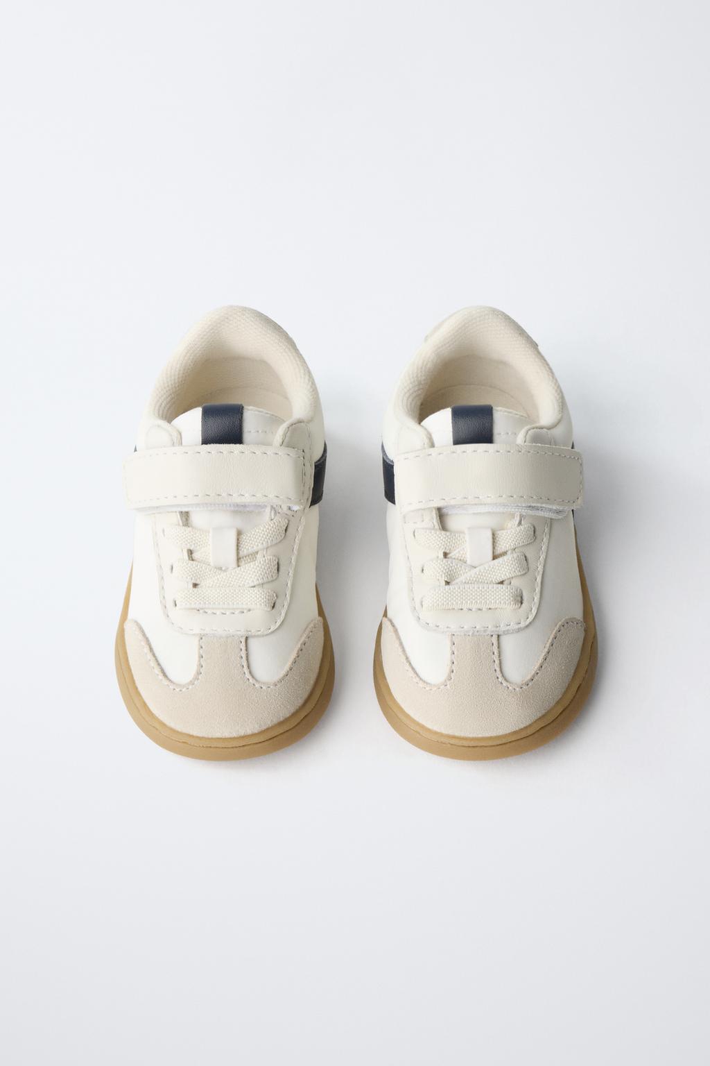 Кроссовки с контрастными деталями