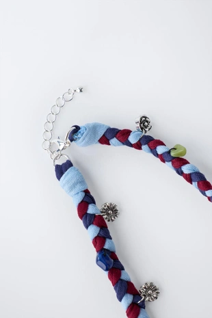 Плетеное ожерелье с подвесками в виде цветов- Заказать в России