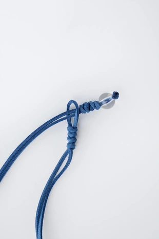 Колье на шнурке с бусинами- Заказать в России