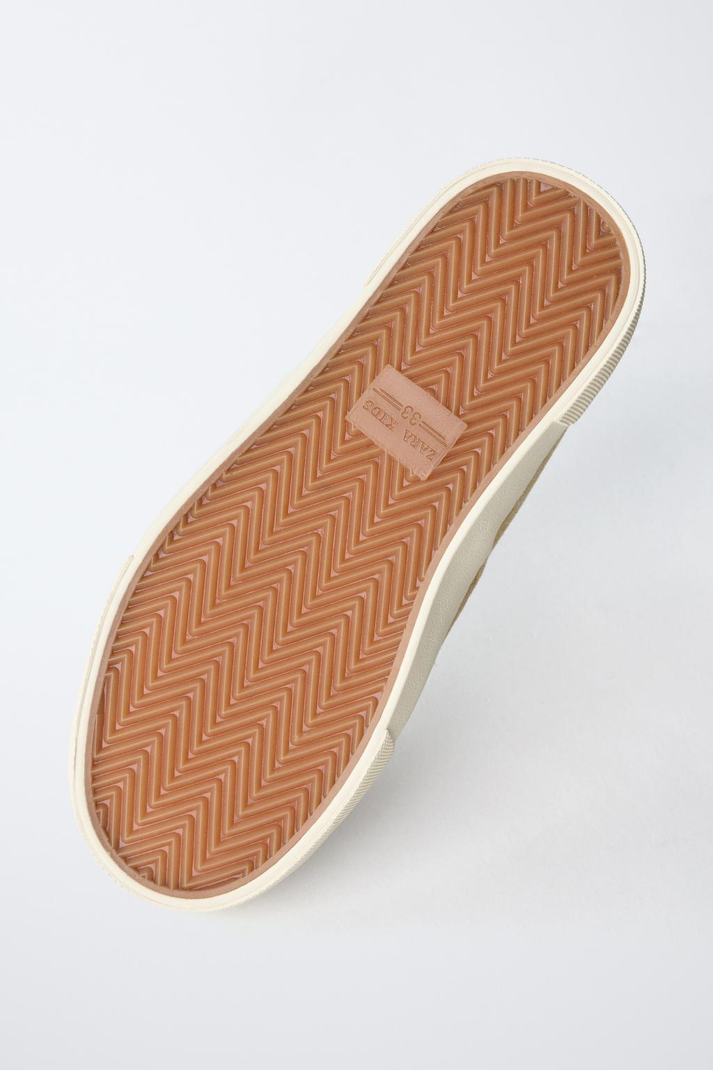 КЕДЫ СО ШНУРКАМИ