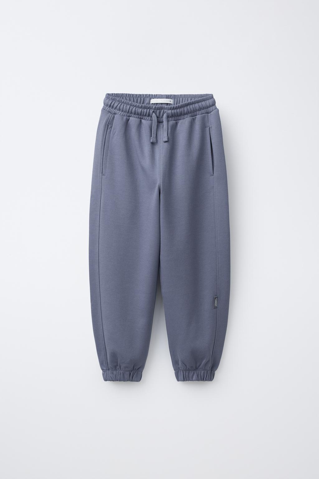 КОМПЛЕКТ ИЗ ТОЛСТОВКИ И БРЮК-ДЖОГГЕРОВ С НАДПИСЬЮ