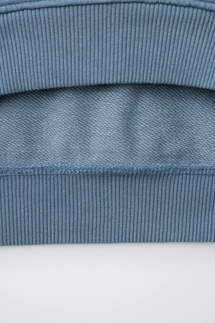 Худи с капюшоном и карманом- Заказать в России