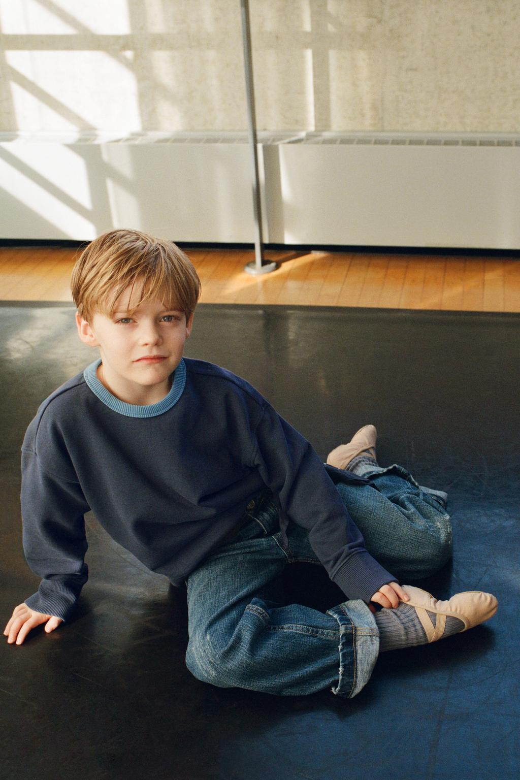 ДЖИНСЫ LOOSE FIT С ОТВОРОТАМИ