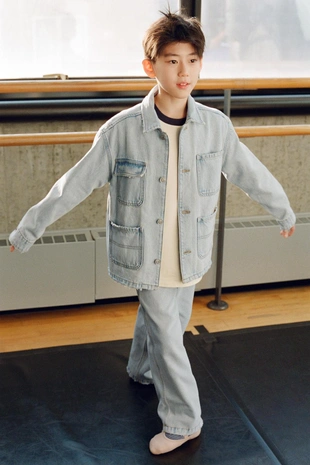 Джинсовая куртка-рубашка с карманами- Заказать в России