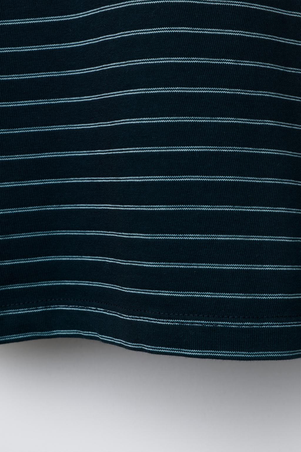 ФУТБОЛКА В ПОЛОСКУ С КОНТРАСТНЫМ ВОРОТНИКОМ