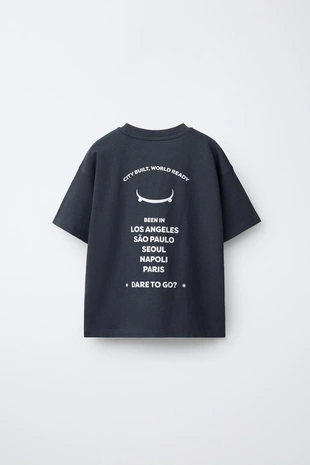 Футболка с логотипом