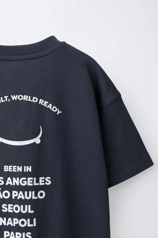 Футболка с логотипом