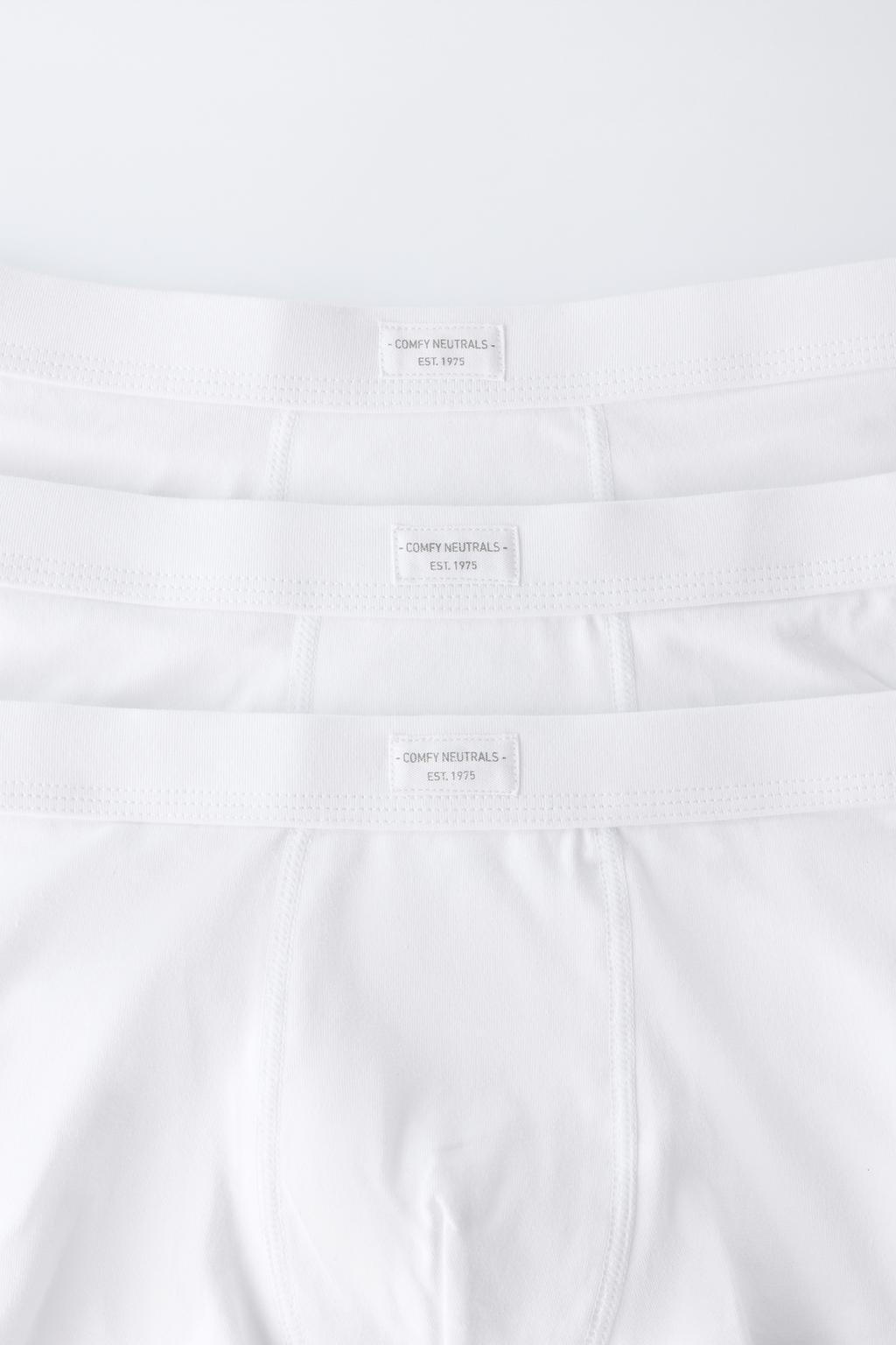 6-14 ЛЕТ/ НАБОР ИЗ ТРЕХ ОДНОТОННЫХ БОКСЕРОВ С НАШИВКОЙ