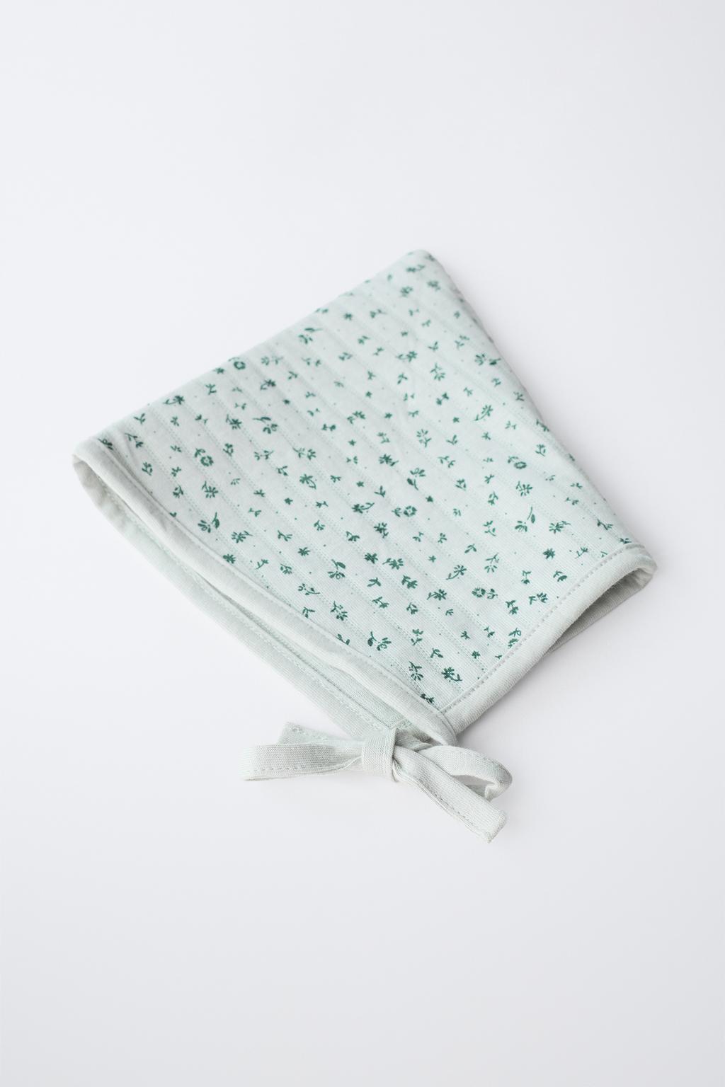 СТЕГАНЫЙ ЧЕПЧИК С ЦВЕТАМИ