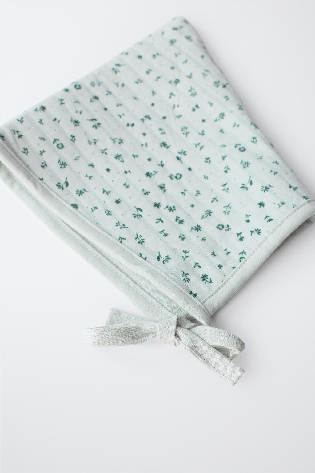 СТЕГАНЫЙ ЧЕПЧИК С ЦВЕТАМИ