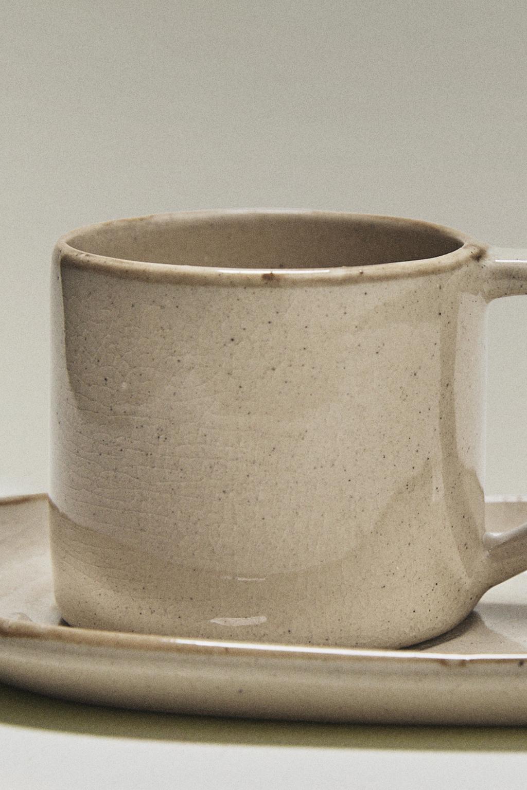 Набор кружки и подноса из керамики