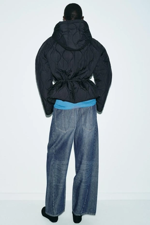 Стеганая куртка с капюшоном- Заказать в России