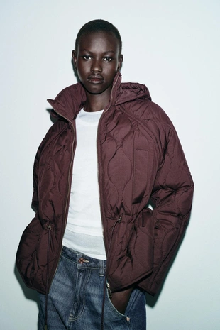 Стеганая куртка с капюшоном