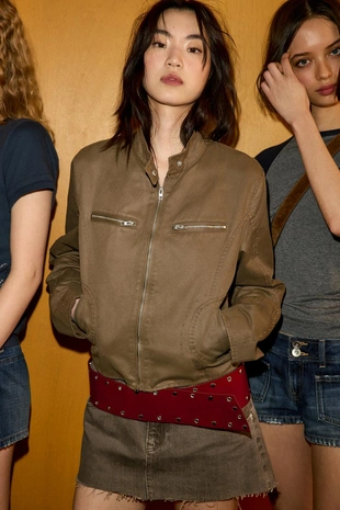 Куртка с заклепками и эффектом потертости- Заказать в России